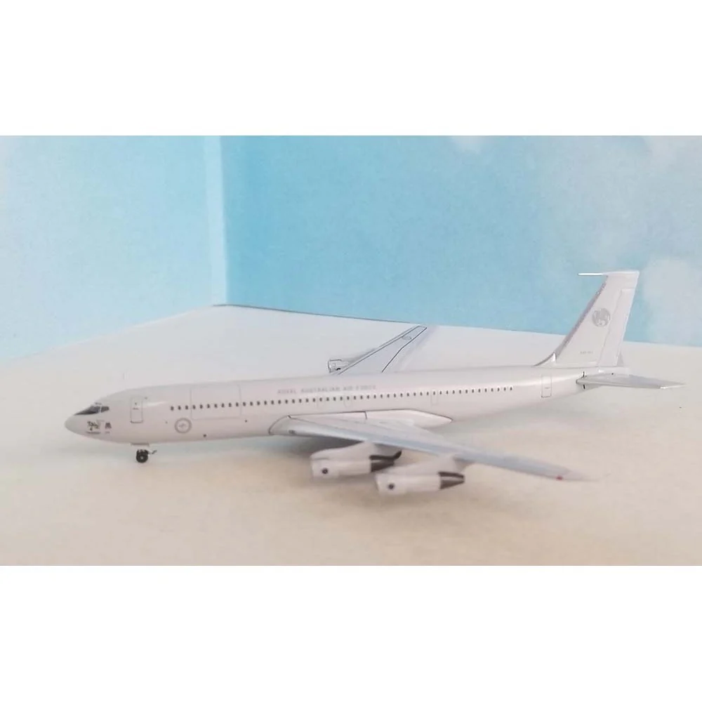 Aeroclassics AC411308 1/400 RAAF Boeing 707-300 A20-261