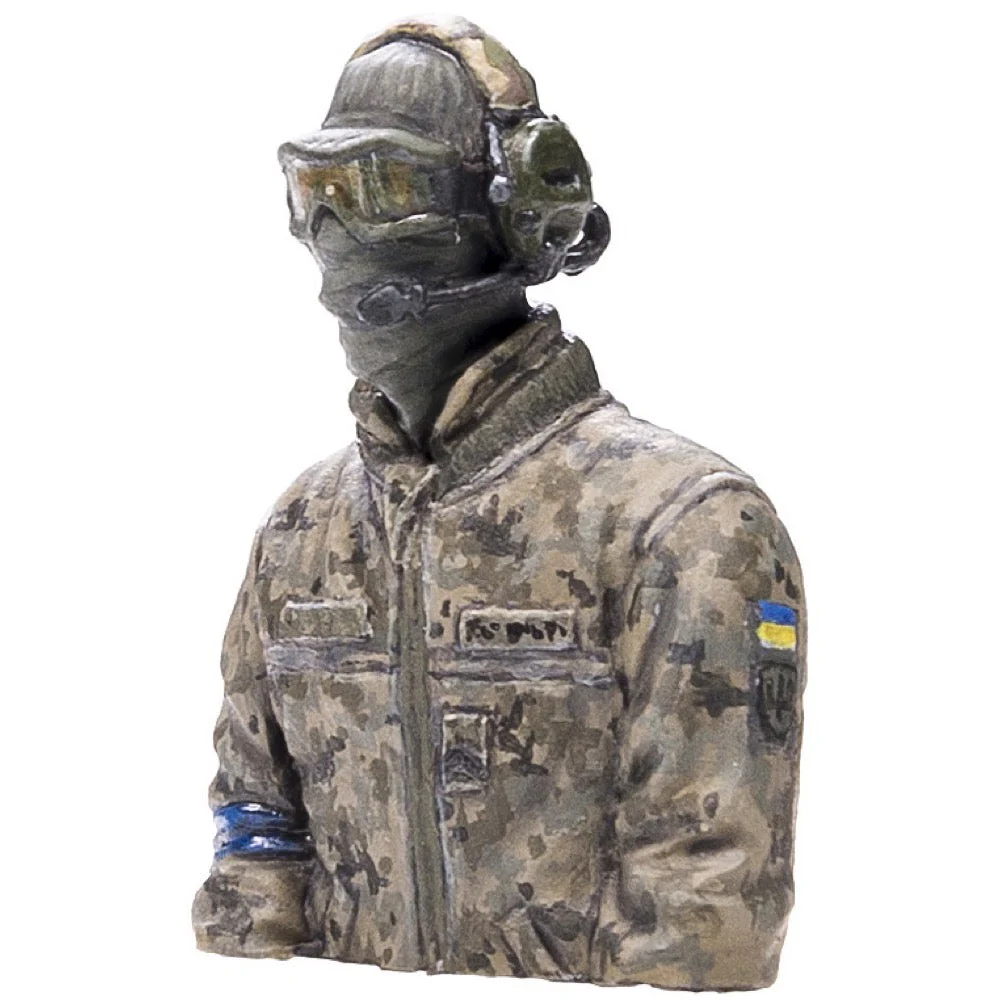 AFV HF772 1/35 Ukrainian YPR-765 PRI.50 APC Crew 4 Figures - Image 5