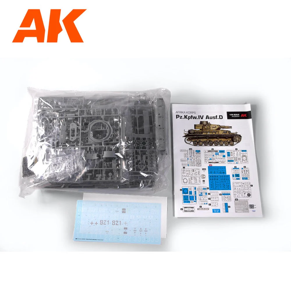 AK Interactive 35504-B Pz.Kpfw.IV Ausf.D Afrika Korps + 5 Figures German Tank Crew - Image 4