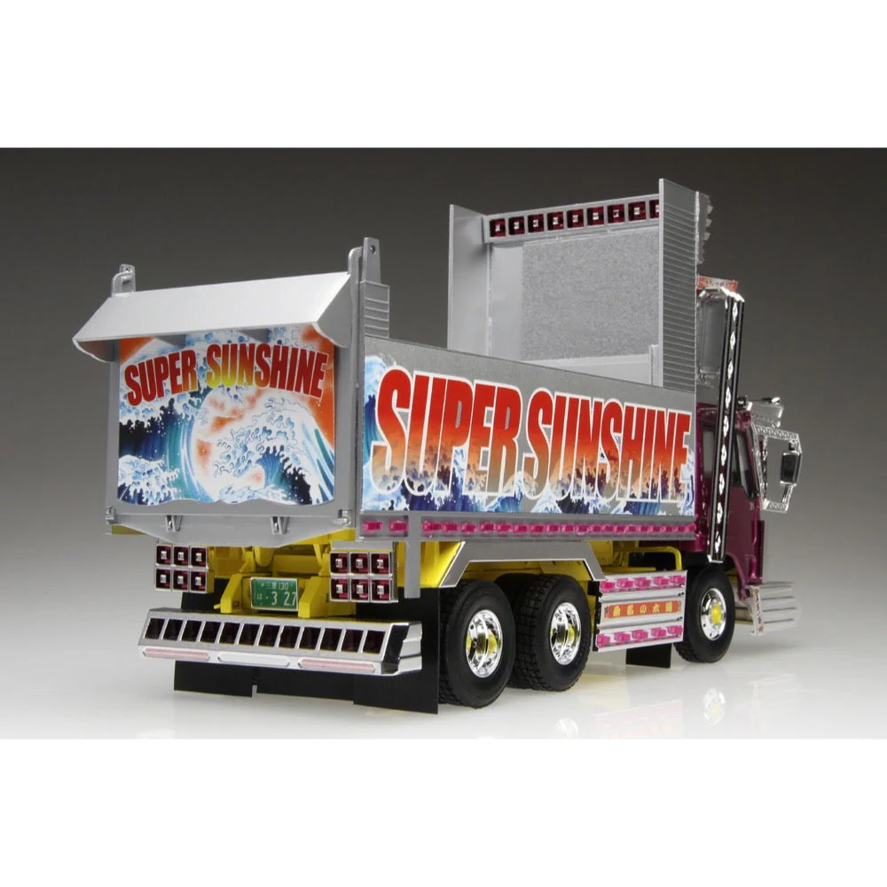 Aoshima 020475 1/32 Super Sunshine Decorated Truck - Image 2