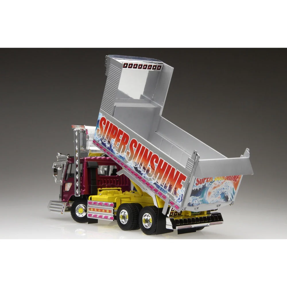 Aoshima 020475 1/32 Super Sunshine Decorated Truck - Image 3