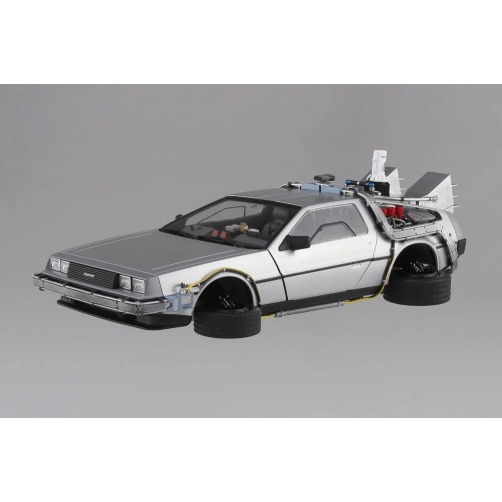 Aoshima A006437 1/24 Back to the Future Part II DeLorean - Image 2