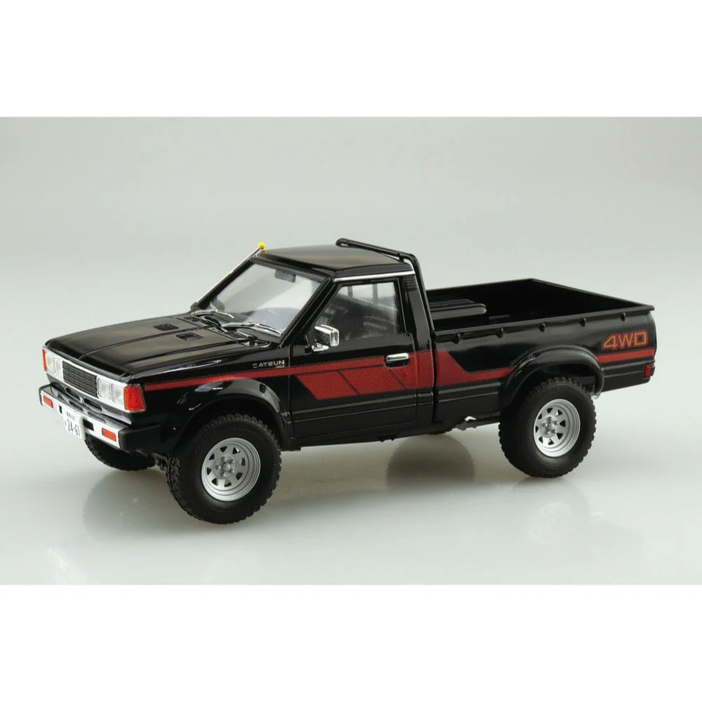 Aoshima A006850 1/24 720 Datsun Truck Lift Up Custom '82 (Nissan) - Image 2