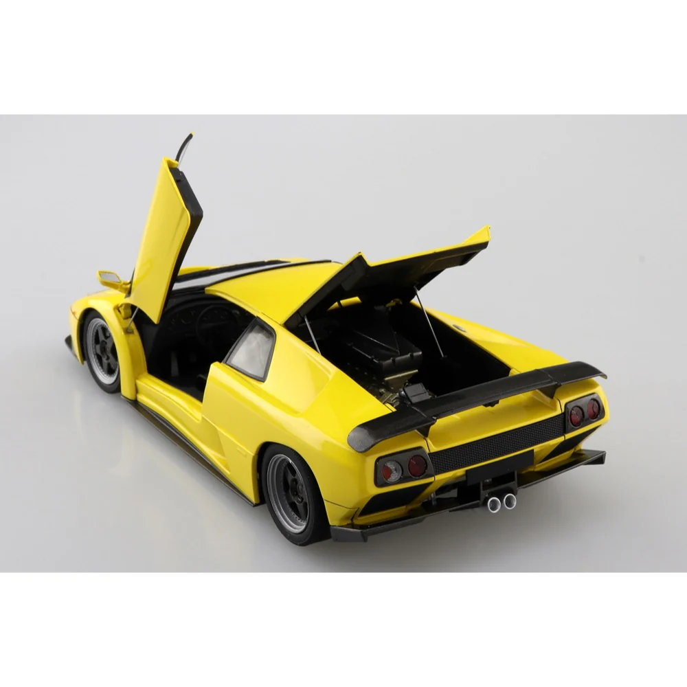 Aoshima A020533 1/24 '99 Lamborghini Diablo GT - Image 3