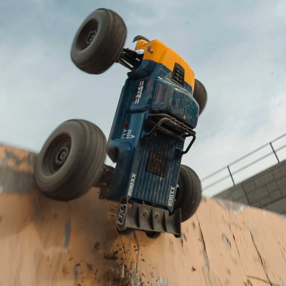 Arrma Notorious 6S BLX 4X4 1/8 Stunt Truck RTR Blue ARA8611V6T2 - Image 18