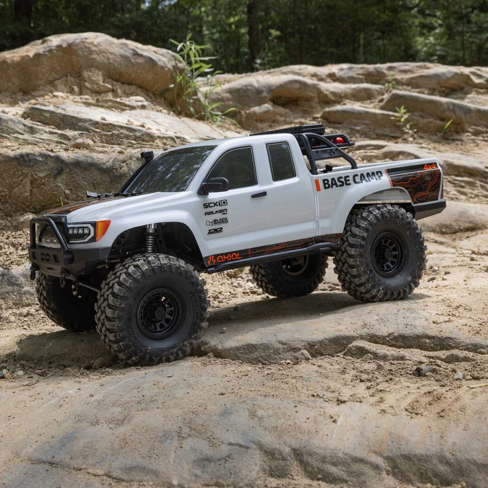 Axial 1/10 SCX10 III Base Camp V2 RC Rock Crawler (White) AXI-1375T1 - Image 19