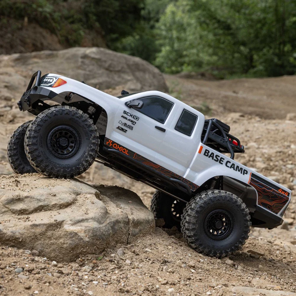 Axial 1/10 SCX10 III Base Camp V2 RC Rock Crawler (White) AXI-1375T1 - Image 20