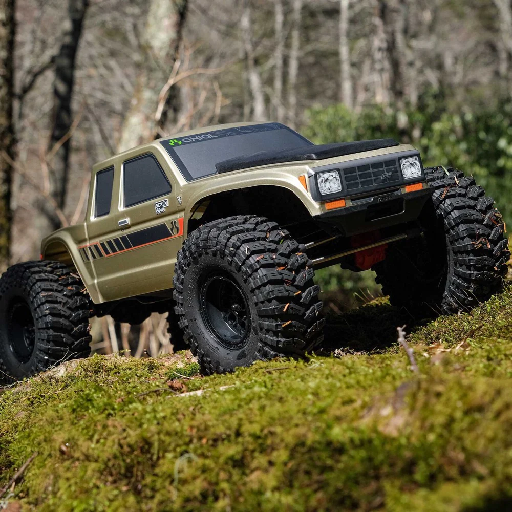 Axial AXI-3071 SCX10 III Coyote 4WD Rock Crawler RTR Gold with Battery and Charger - Image 20