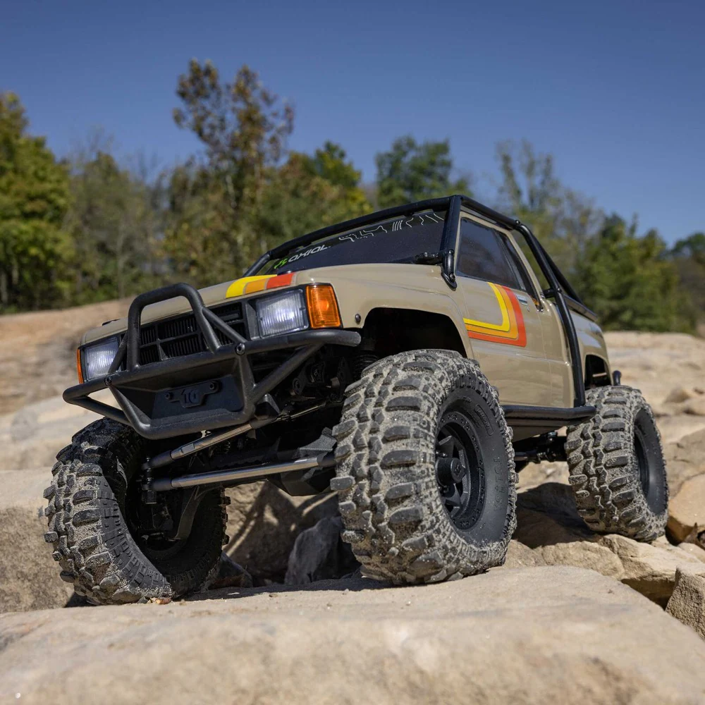 Axial SCX10 III 1987 Toyota SR5 1/10 4X4 Rock Crawler RTR Brown AXI-2062T1 - Image 18