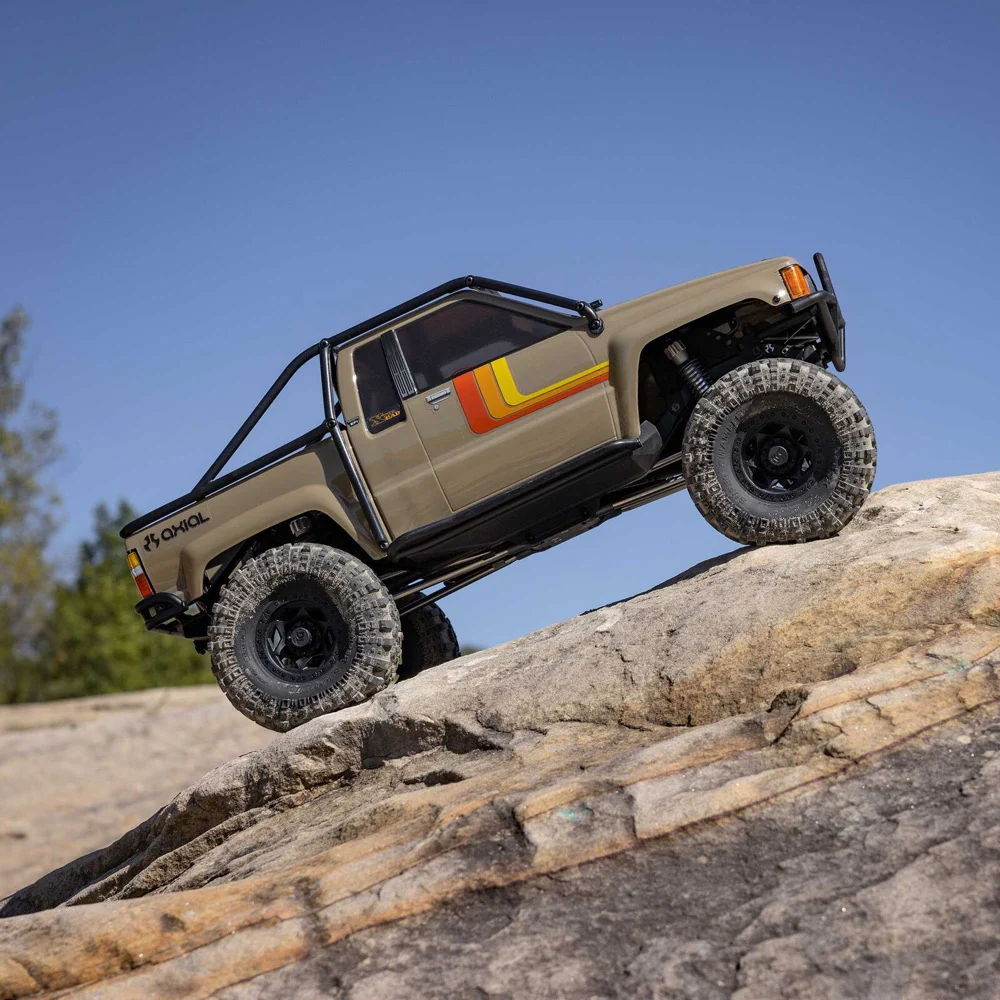 Axial SCX10 III 1987 Toyota SR5 1/10 4X4 Rock Crawler RTR Brown AXI-2062T1 - Image 19