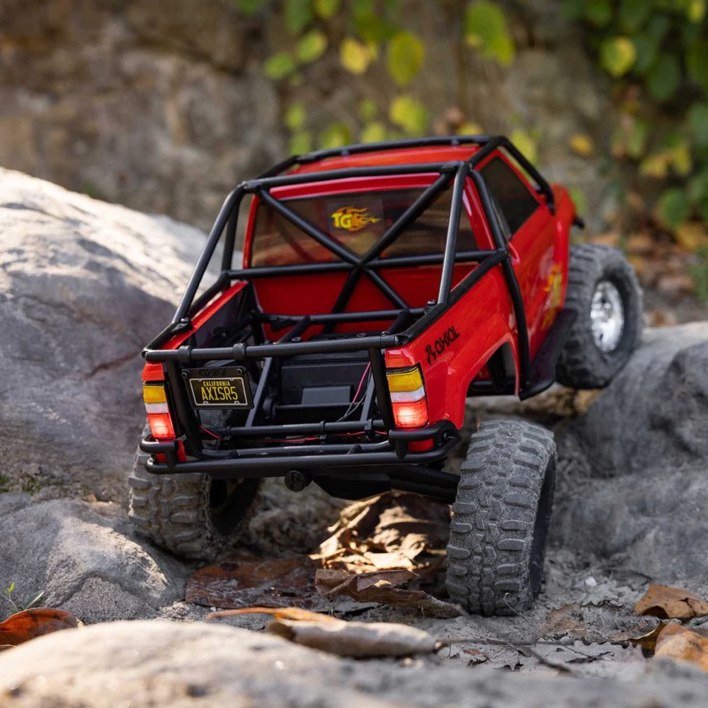 Axial SCX10 III 1987 Toyota SR5 1/10 4X4 Rock Crawler Red AXI-2062T2 - Image 17