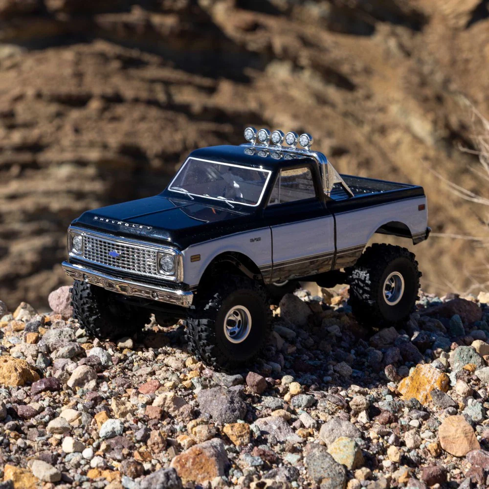 Axial SCX24 Chevrolet C10 4x4 Rock Crawler (Black) - Image 13