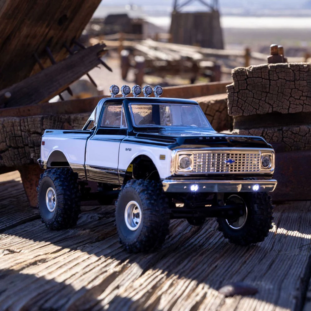 Axial SCX24 Chevrolet C10 4x4 Rock Crawler (Black) - Image 15
