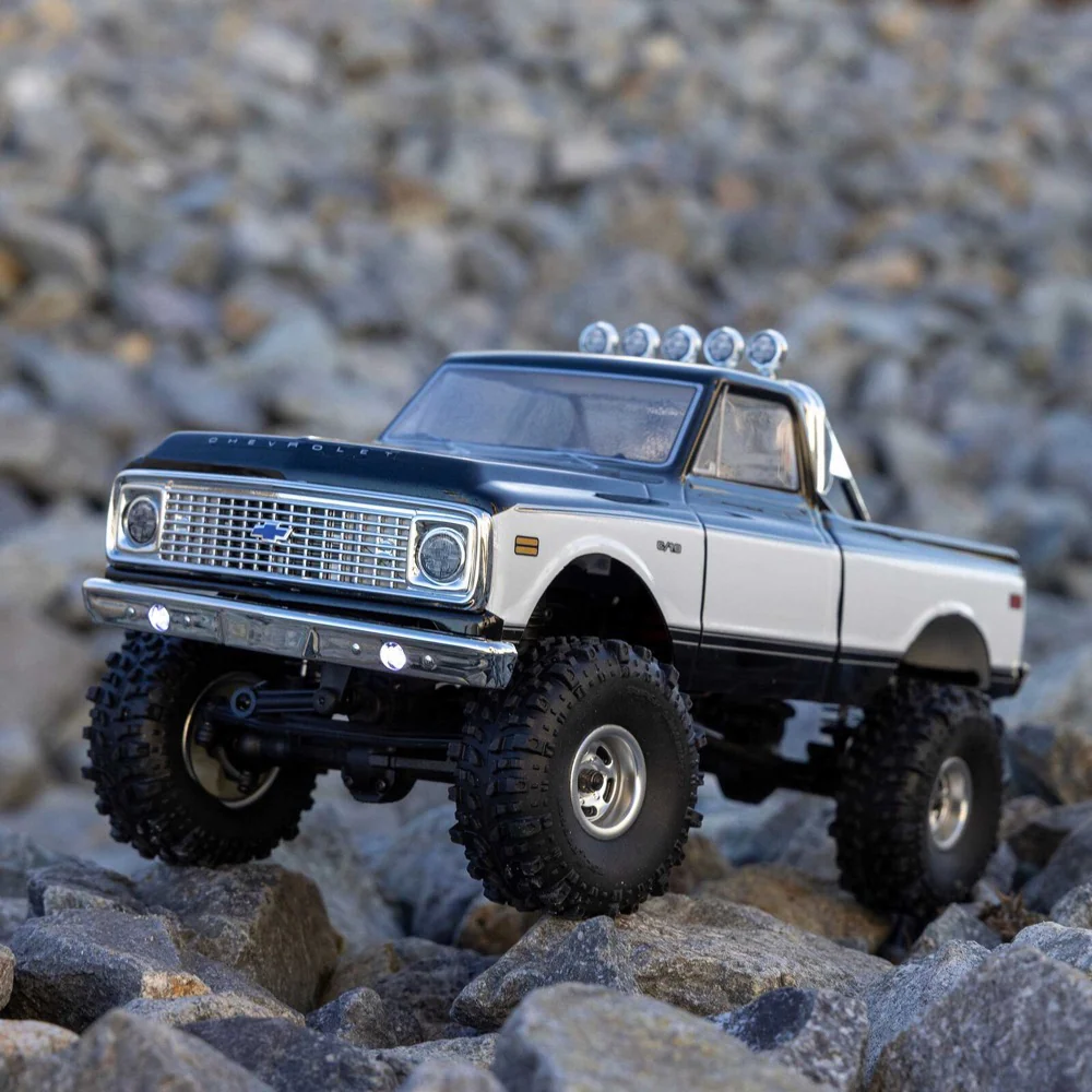 Axial SCX24 Chevrolet C10 4x4 Rock Crawler (Black) - Image 17