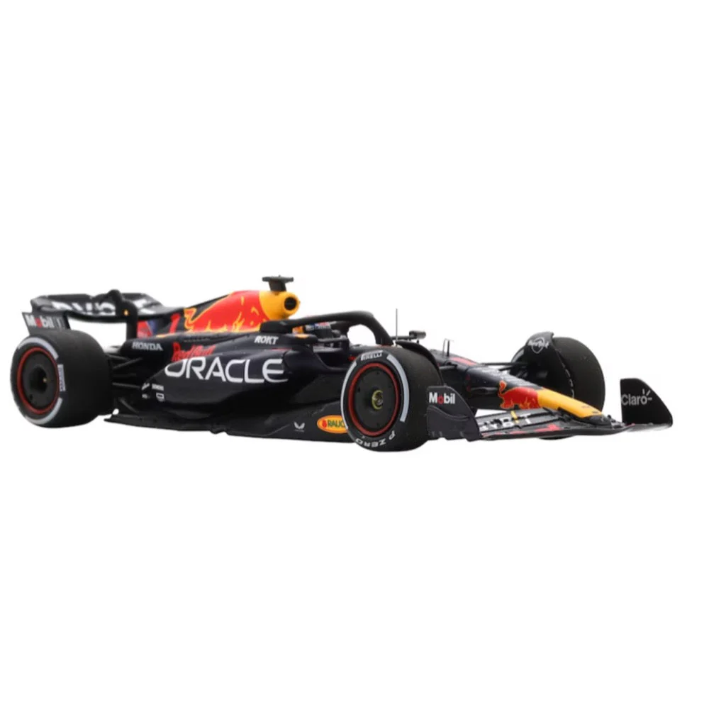 Bburago 28030V 1/24 2023 F1 Red Bull Racing RB-19 No.1 Verstappen Champion in Showcase - Image 11