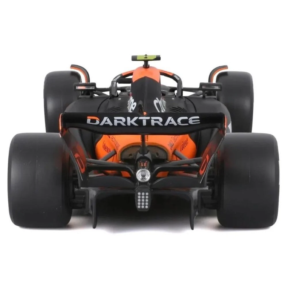 Bburago 28033N 1/24 2024 F-1 McLaren MCL38 No.4 Norris in Showcase - Image 4