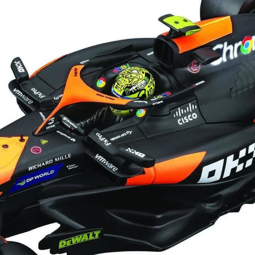 Bburago 28033N 1/24 2024 F-1 McLaren MCL38 No.4 Norris in Showcase - Image 5
