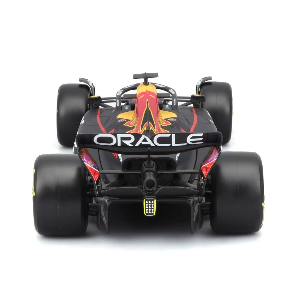 Bburago 28036 1/24 2023 Red Bull Racing RB19 with Verstappen Driver Figurine - Image 6