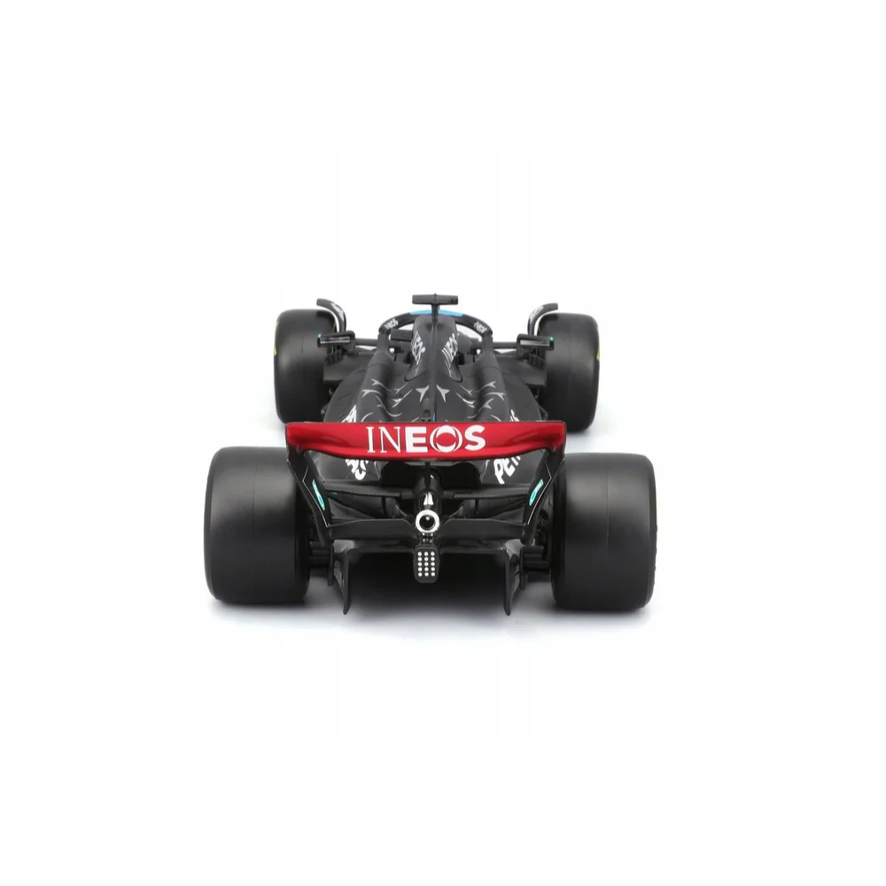 Bburago 28037 1/24 2023 Mercedes AMG W14 with Russell Driver Figurine No.63 - Image 7