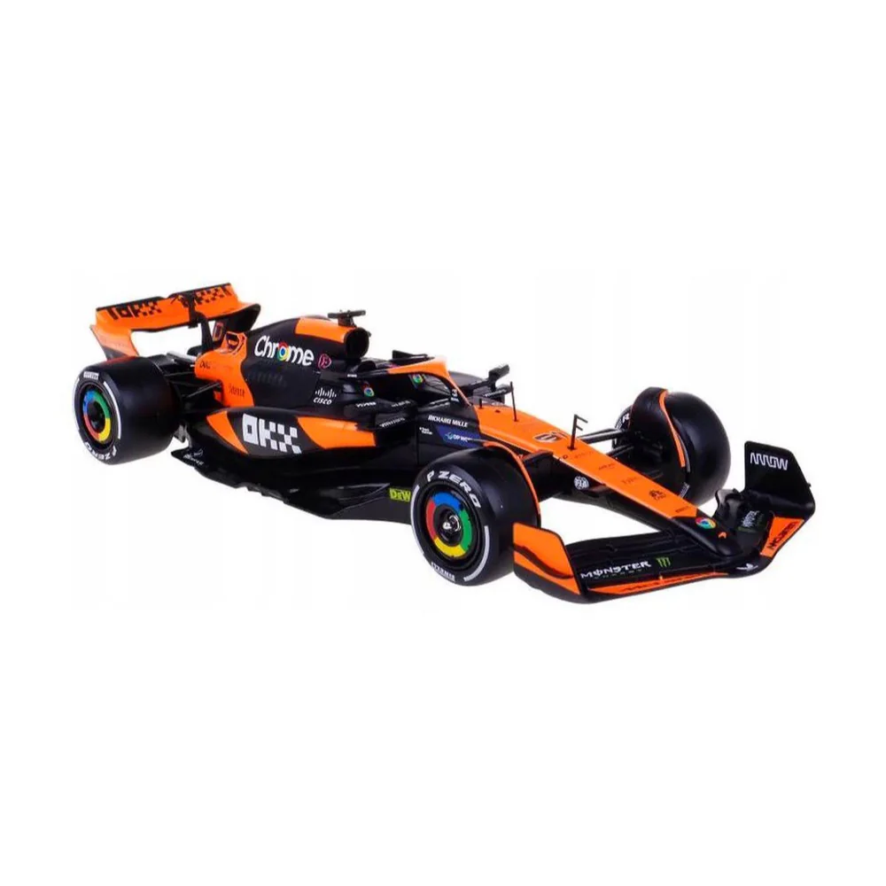 Bburago 28040P 1/24 McLaren MCL38 2024 No.81 Oscar Piastri with Figure - Image 5