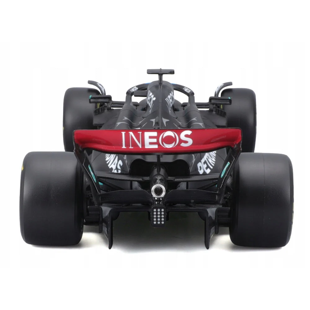 Bburago 28503R 1/24 2023 Racing Model Kit F-1 Mercedes-AMG W14 No.63 Russell with Helmet - Image 4