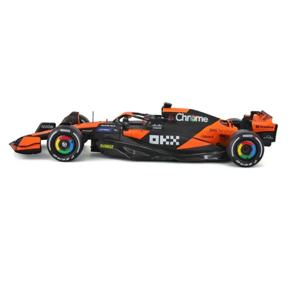 Bburago 28505P 1/24 2024 Race Model Kit F-1 McLaren MCL38 No.81 Piastri with Helmet - Image 4