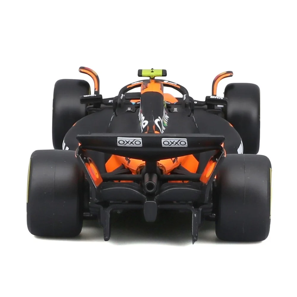Bburago 38249N 1/43 McLaren MCL 39 No.4 Lando Norris with Helmet and Showcase - Image 5