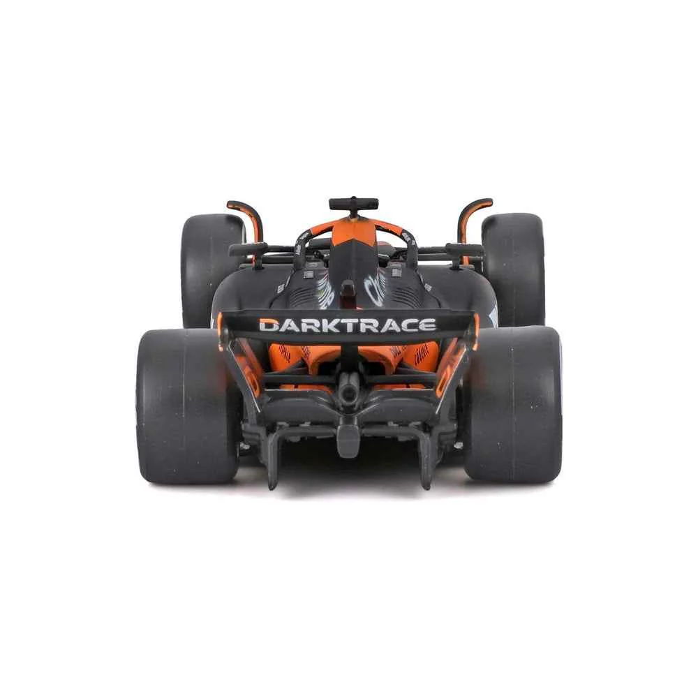 Bburago 8215P 1/43 2024 F-1 McLaren MCL 38 No.81 Piastri with Helmet - Image 4