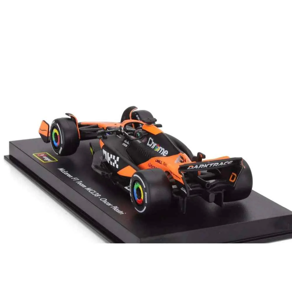 Bburago 8215P 1/43 2024 F-1 McLaren MCL 38 No.81 Piastri with Helmet - Image 8