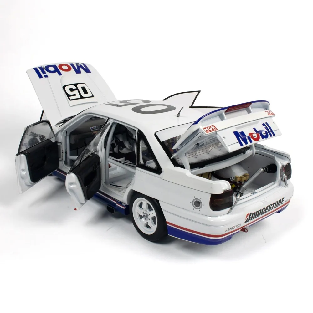 Biante 1/18 HDT Mobil1 Holden VN SS Group A 1992 ATCC Peter Brock - Image 8
