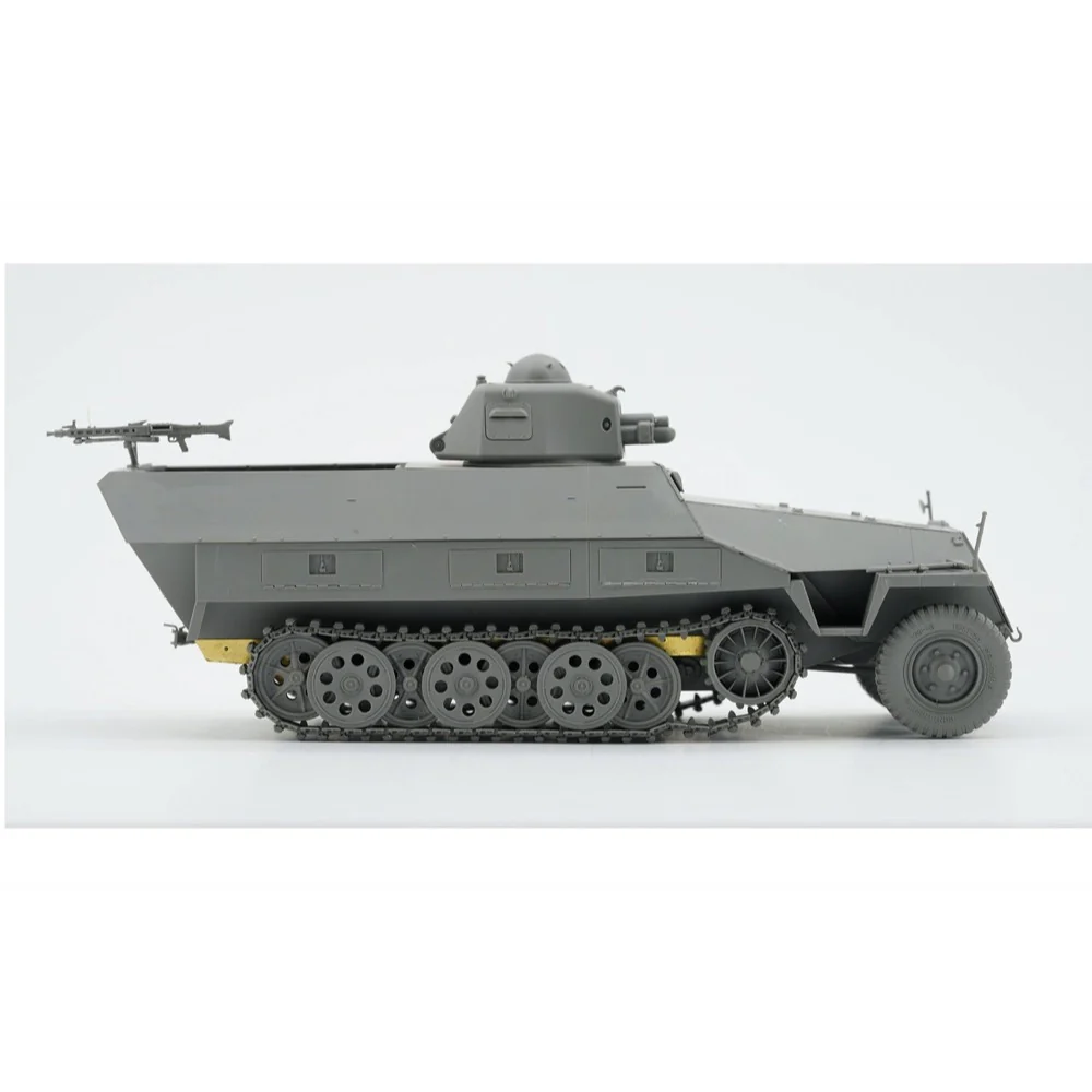 Border Model BT042 1/35 Sd.Kfz.251 Ausf.D w/ R35 Turret - Image 3