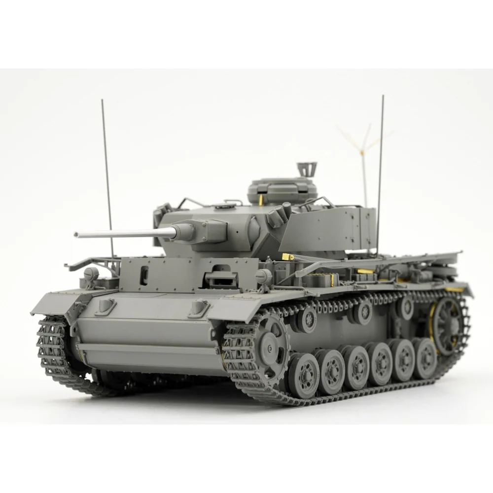 Border Model BT048 1/35 Pz.Bef.Wg.III Ausf.K 2in1 w/Schürzen - Image 2