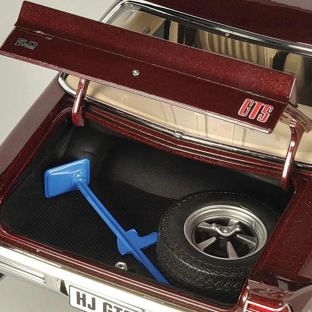 Classic Carlectables 18841 1/18 Holden HJ Monaro GTS Claret Metallic - Image 7