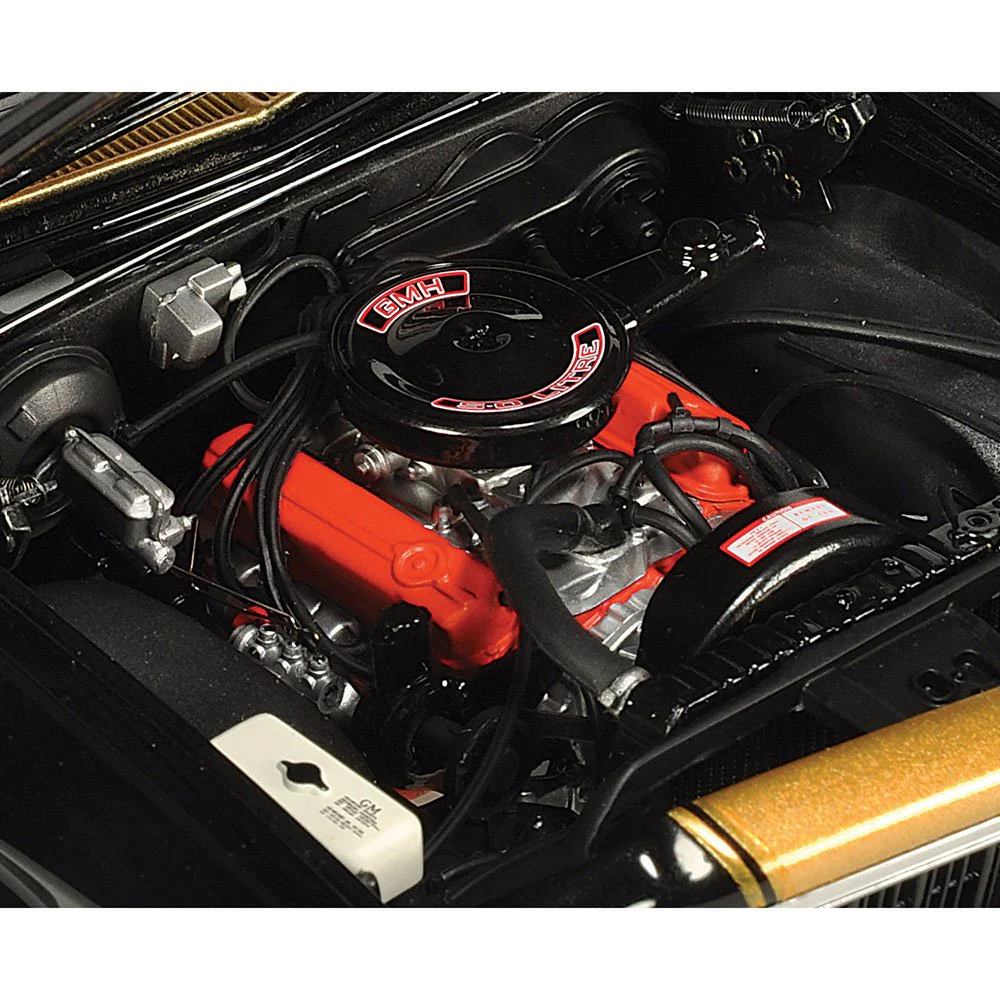 Classic Carlectables 18860 1/18 Holden HX Monaro Tuxedo Black - Image 5