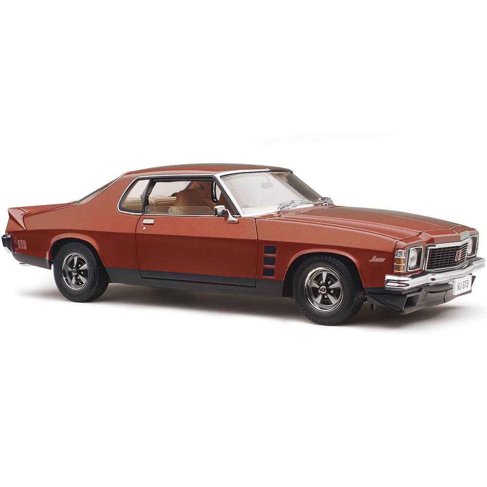 Classic Carlectables 18882 1/18 Holden HJ Monaro GTS Coupe Persian Sand