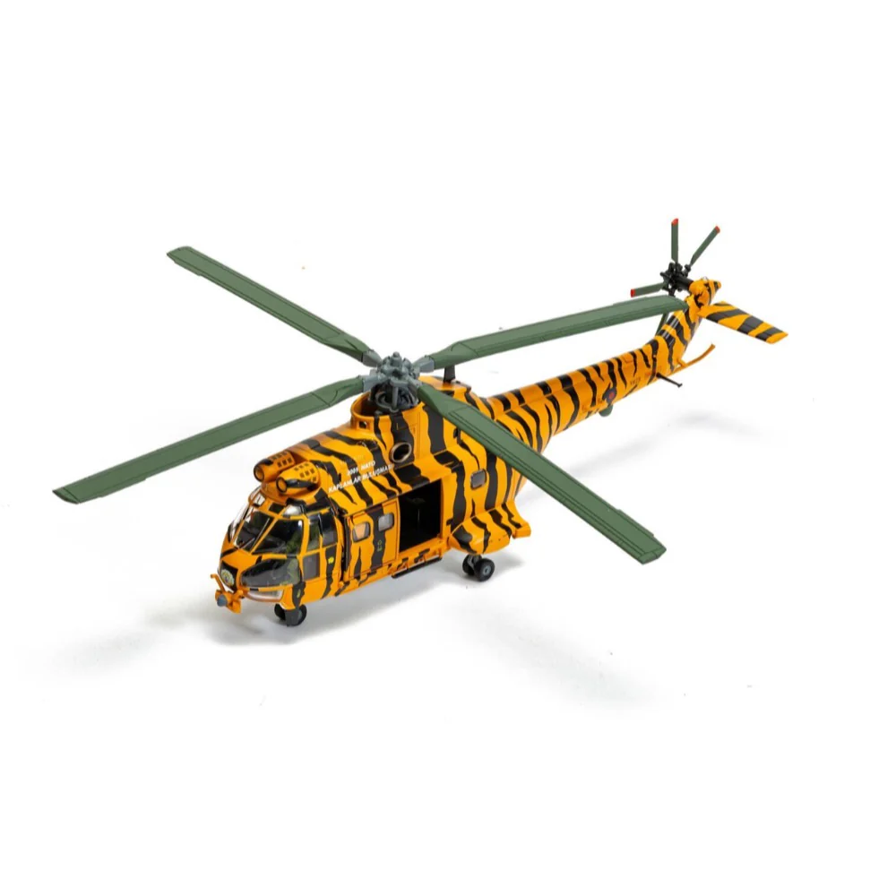 Corgi AA27006 1/72 Westland Puma HC-1 NATO Tiger Meet livery RIAT 2005 - Image 3