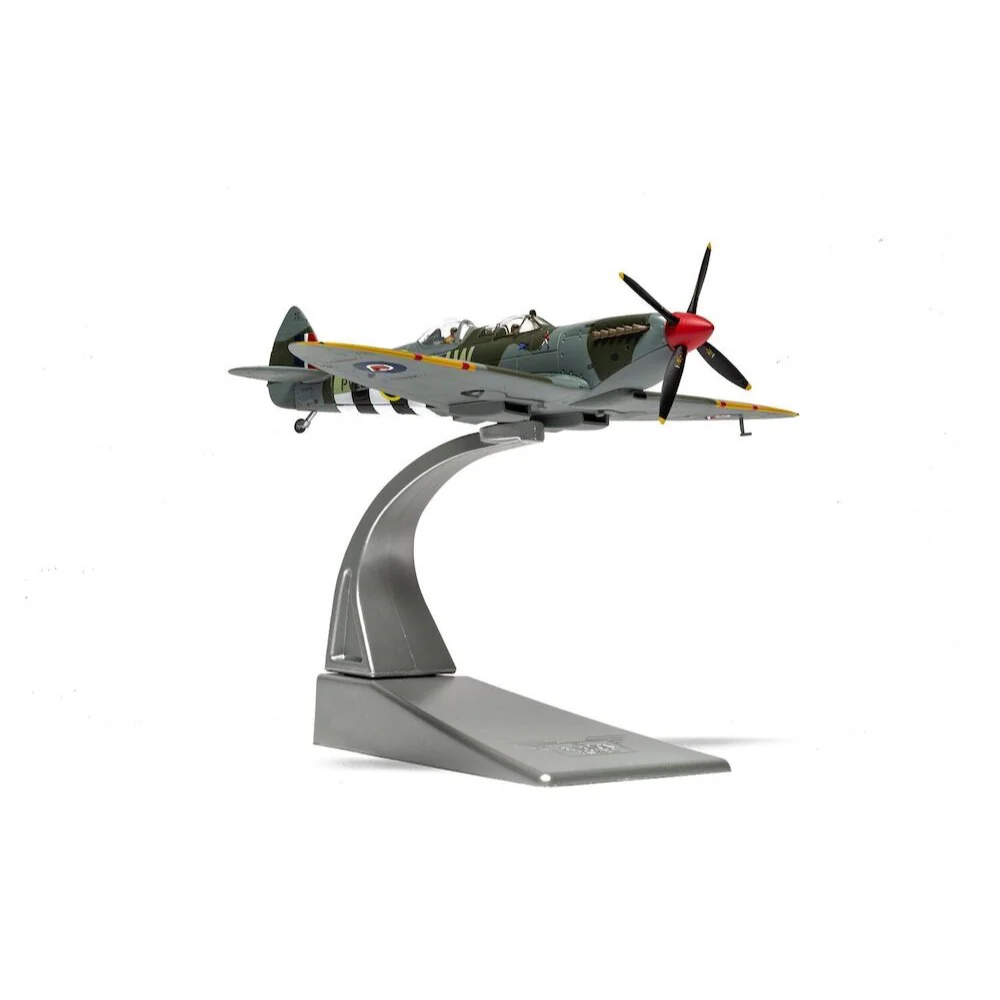 Corgi AA29204 1/72 Supermarine Spitfire T9 PV202 Aerial Collective Duxford Airfield - Image 5