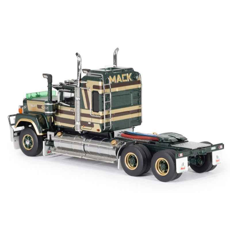 Drake Z88007 1/50 Mack Bicentennial Superliner Captain Cook - Image 3