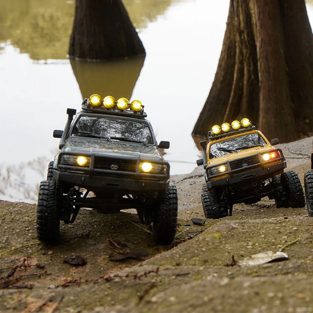 FMS 1/18 Toyota Land Cruiser 80 RTR Yellow V2 - Image 14
