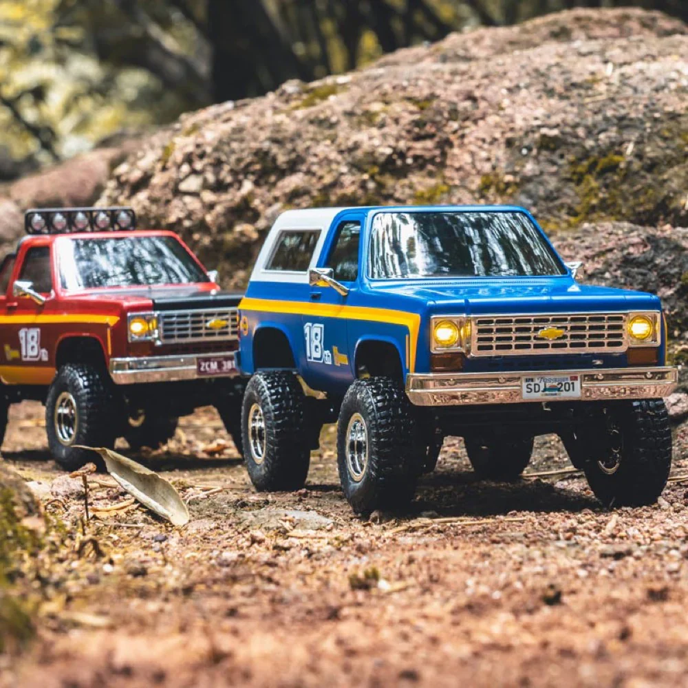 FMS 1/24 FCX24 Chevrolet K5 Blazer Pro RTR Blue - Image 5