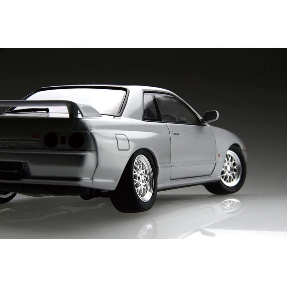 Fujimi 1/24 Nissan Skyline R32 GT-R V-spec II '94 (ID-47) Plastic Model Kit - Image 4
