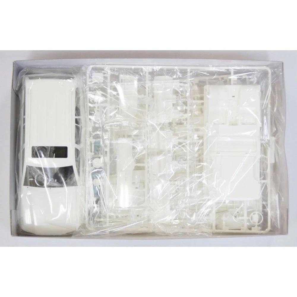 Fujimi 1/24 TOYOTA LANDCRUISER 100 VAN ID-137 03800 - Image 2