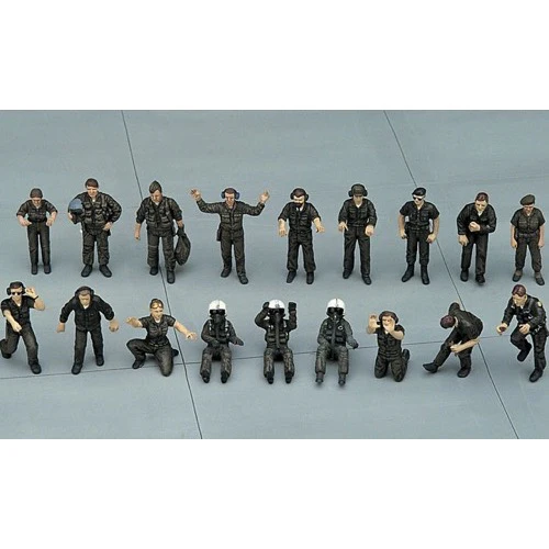 Hasegawa 36205 1/48 U.S. Pilot/Ground Crew Set B - Image 2
