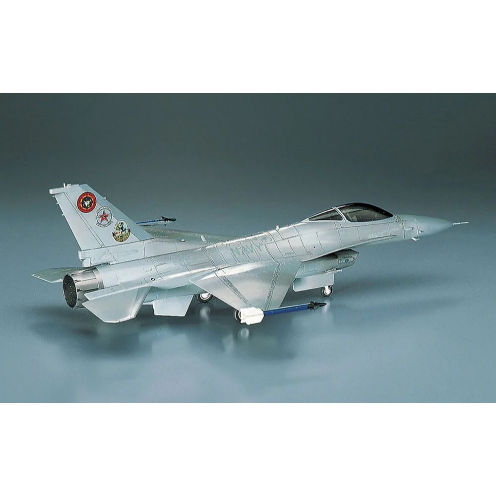 Hasegawa H00342 1/72 F-16N Fighting Falcon - Image 2
