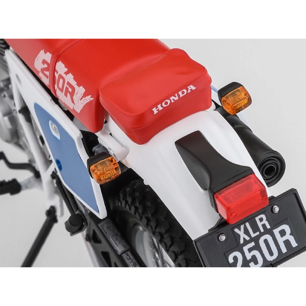 Hasegawa H21518 1/12 Honda XLR250R MD22 1991 - Image 7