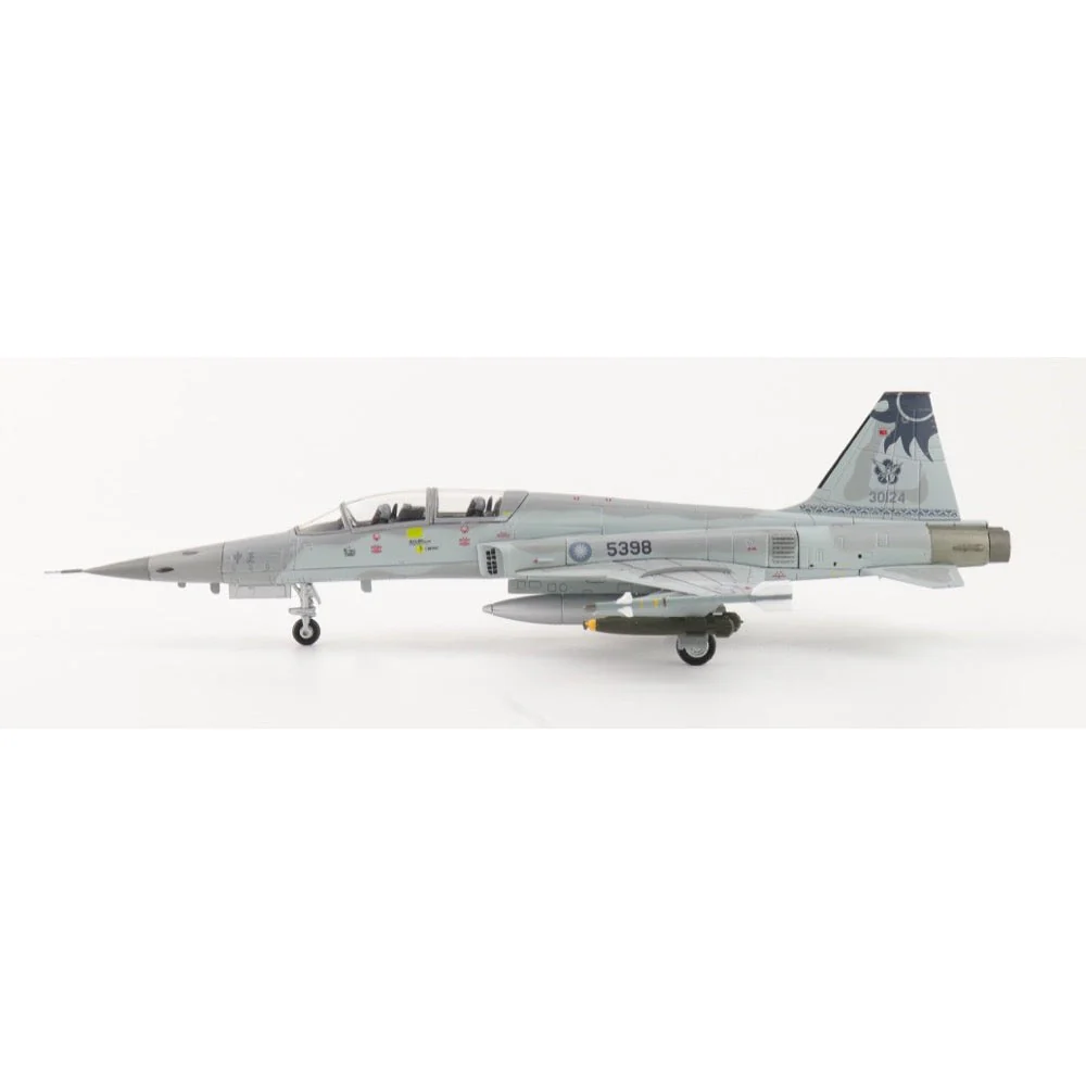 Hobby Master 3343 1/72 F-5F ROCAF Farewell 5398 Hualien AB 4th July 2025 - Image 2