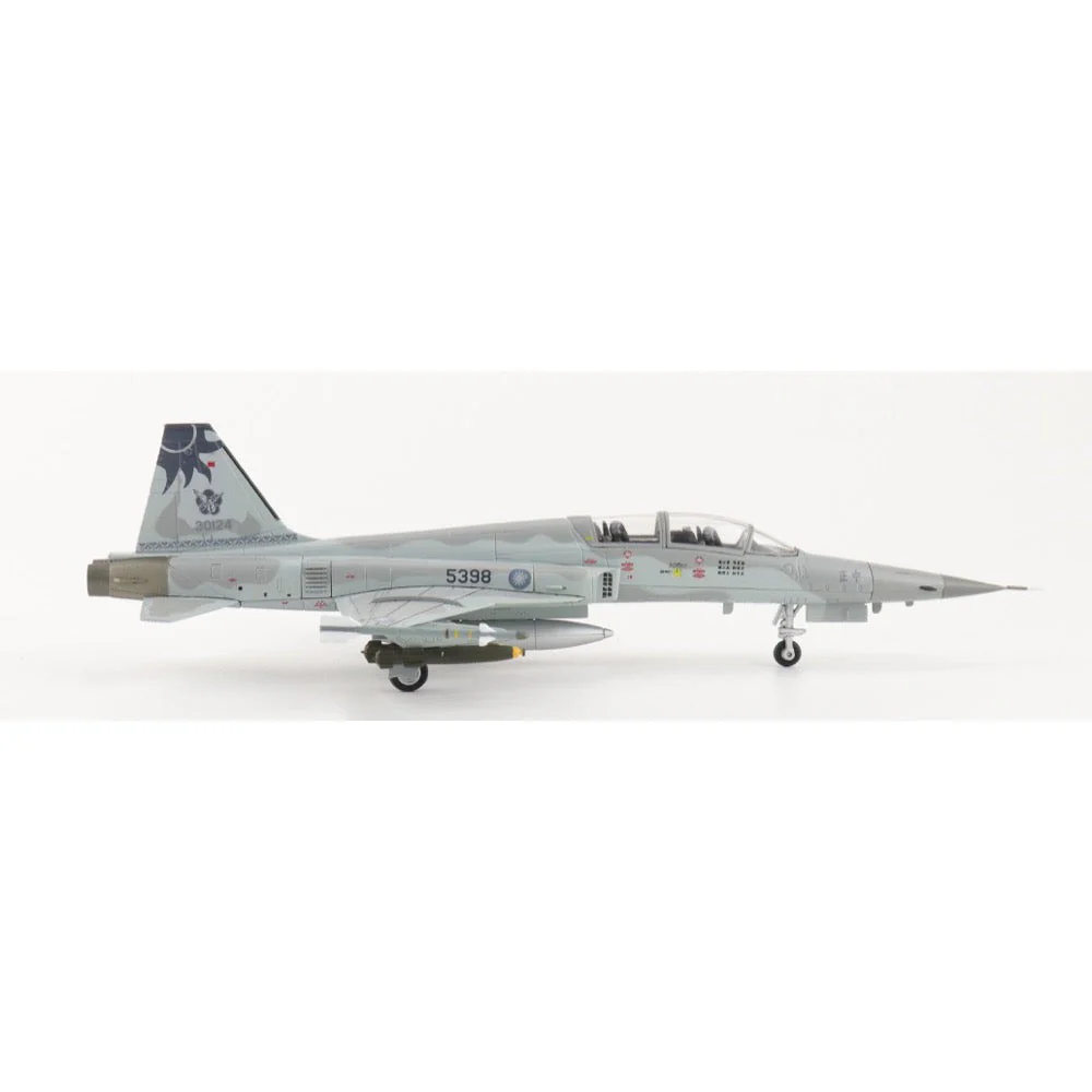 Hobby Master 3343 1/72 F-5F ROCAF Farewell 5398 Hualien AB 4th July 2025 - Image 3