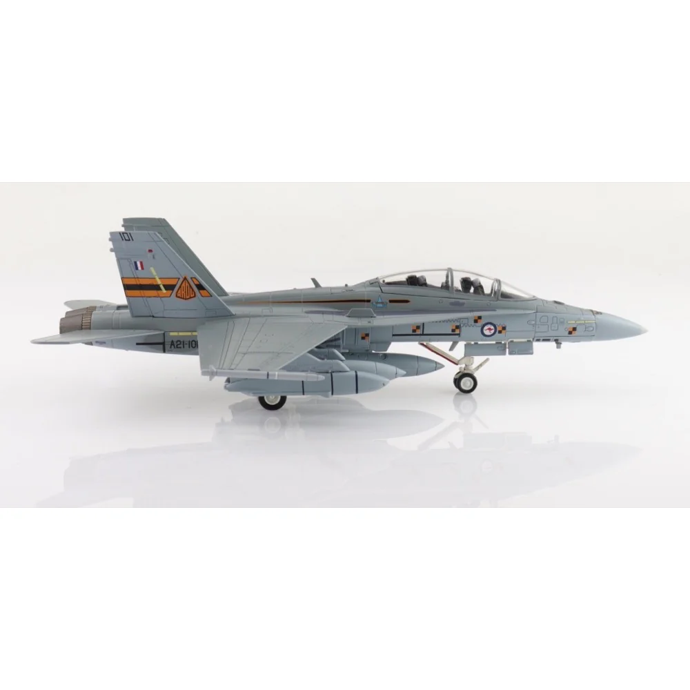 Hobby Master 3585 1/72 F/A-18B Hornet ARDU A21-101 RAAF (with 2 x AGM-158) - Image 4