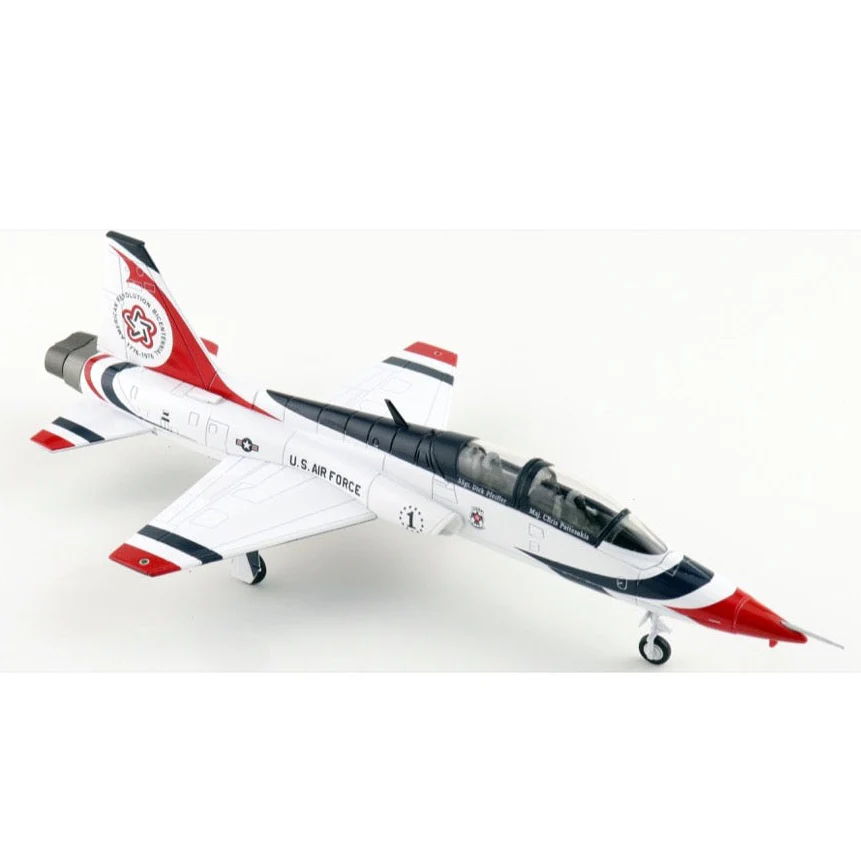 Hobby Master 5416 1/72 T-38 Thunderbirds Bicentennial Scheme No.1 plane USAF 1976