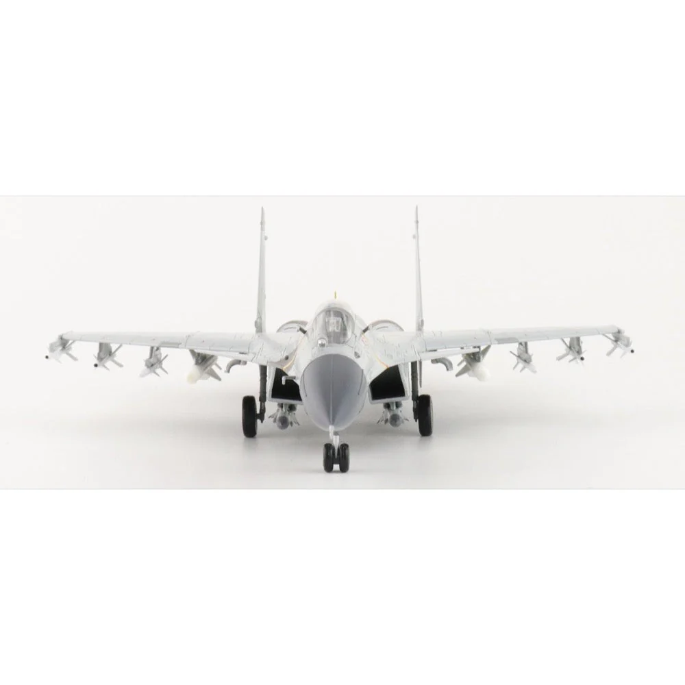 Hobby Master 6411 1/72 J-15 Flying Shark No. 60 Aircraft Carrier Shandong PLAAF - Image 4